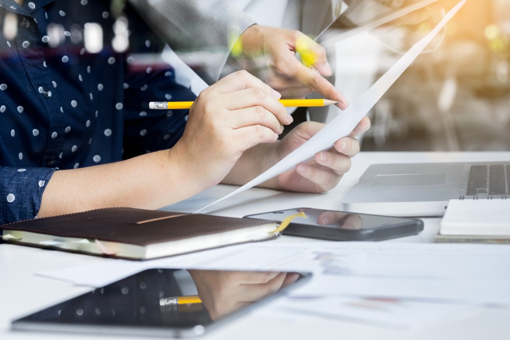 Grado en ADE, Economía, Finanzas, Comercio o similares