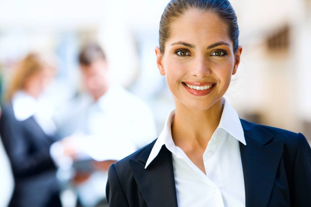 Grado en ADE, Finanzas, Economía, Comercio, Derecho o similar