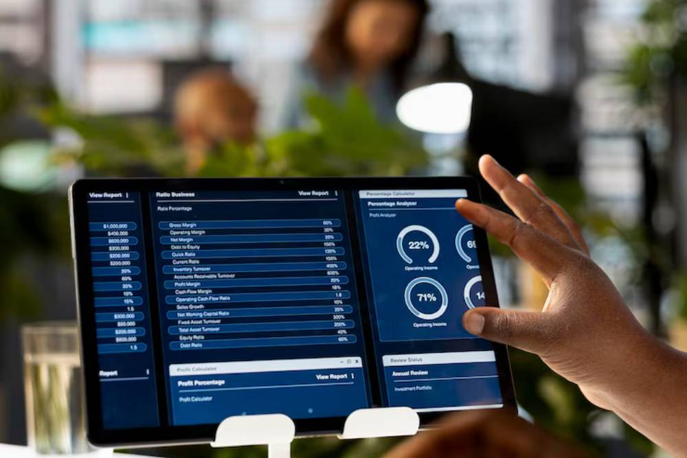 Grado en ADE, Economía o similar